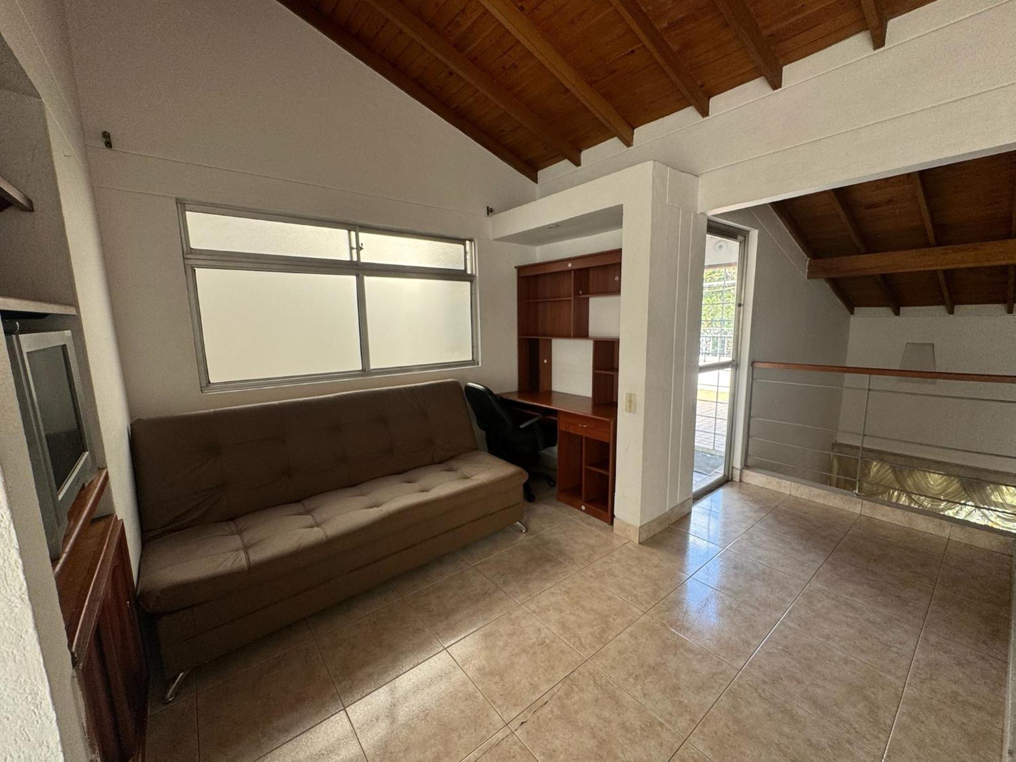 Casa Entera-cerca A Mall La Y Estacion De Tranvia Medellín