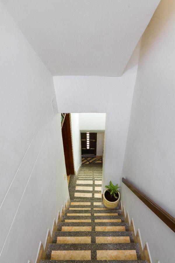 Ferienhaus Casa Entera-cerca A Mall La Y Estacion De Tranvia