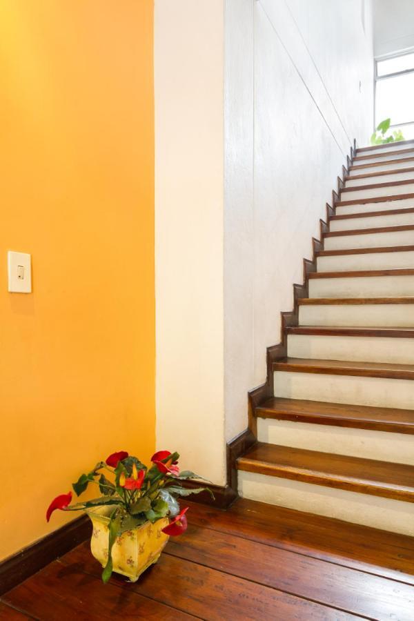 Ferienhaus Casa Entera-cerca A Mall La Y Estacion De Tranvia