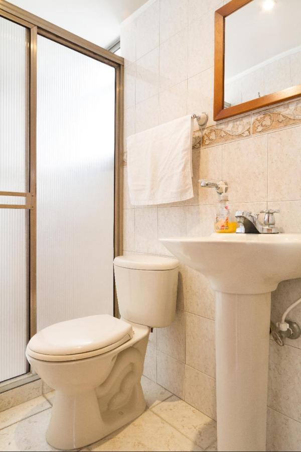 Ferienhaus Casa Entera-cerca A Mall La Y Estacion De Tranvia Medellín