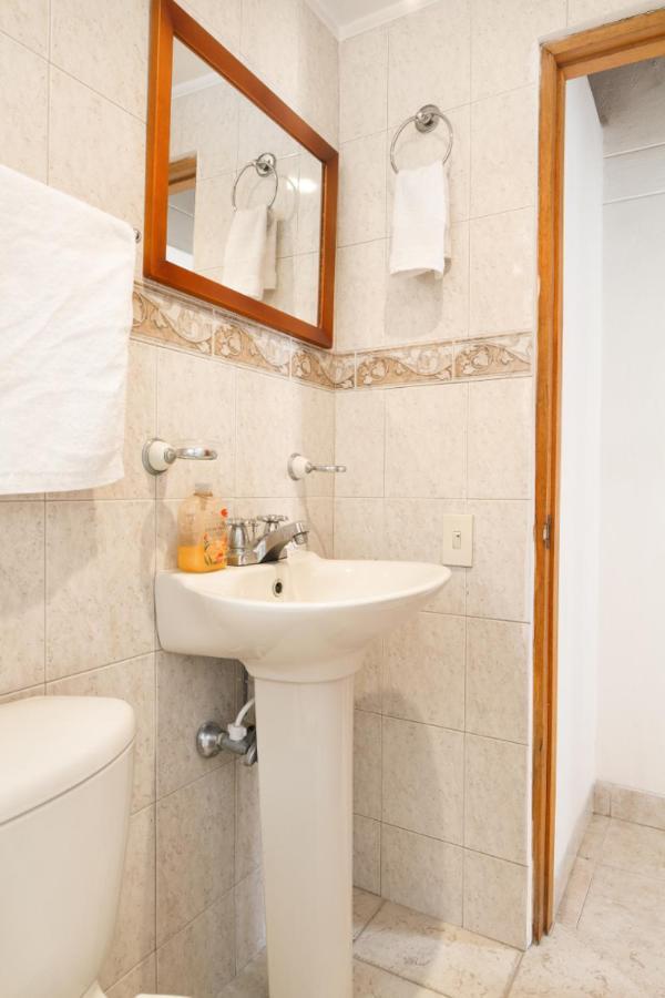 Ferienhaus Casa Entera-cerca A Mall La Y Estacion De Tranvia
