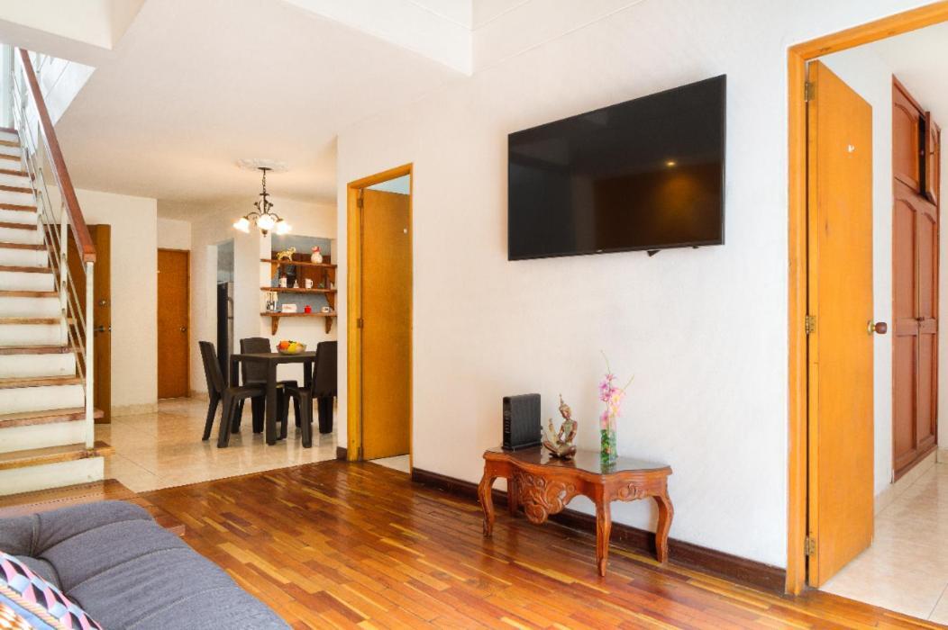 Casa Entera-cerca A Mall La Y Estacion De Tranvia * Medellín