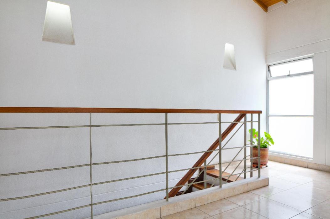 Holiday home Casa Entera-cerca A Mall La Y Estacion De Tranvia