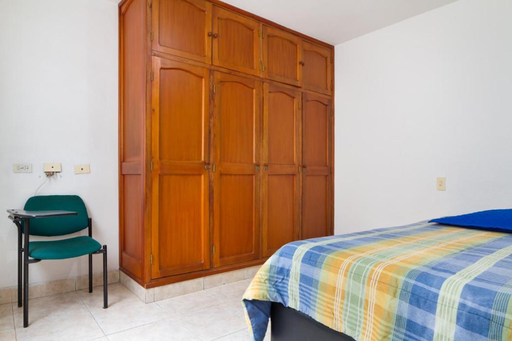 Holiday home Casa Entera-cerca A Mall La Y Estacion De Tranvia Medellin